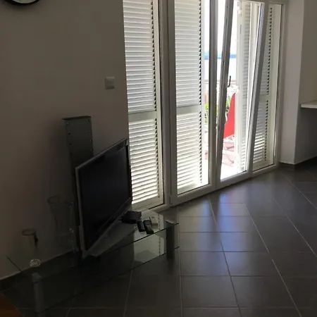 Apartments More Pirovac