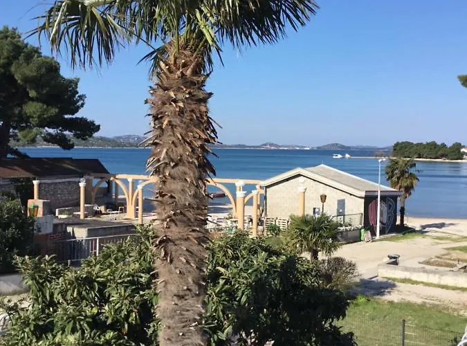 Apartments More شقة بيروفاتش